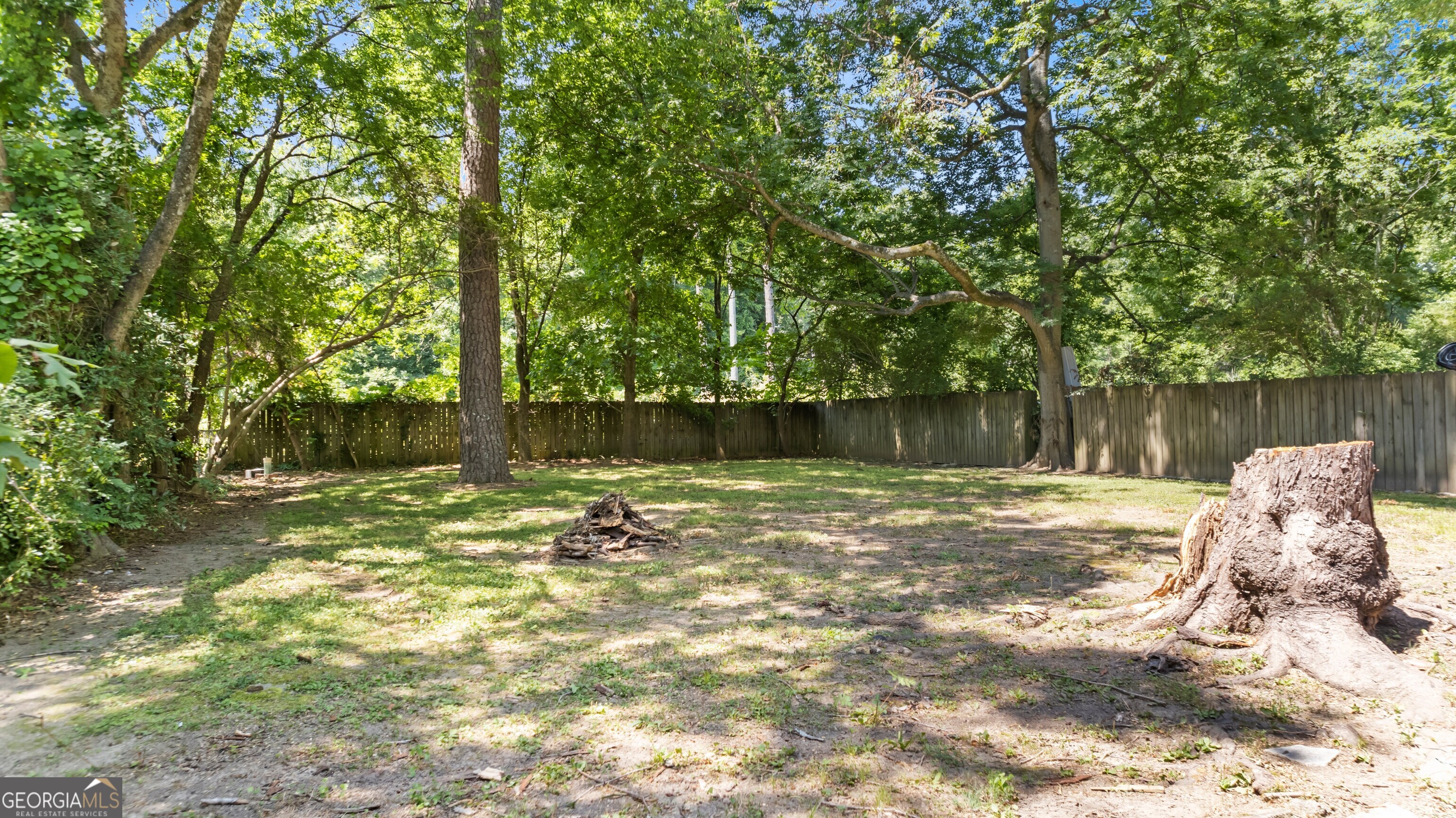 Photo 18 of 20 of 721 Charlton ST NW house