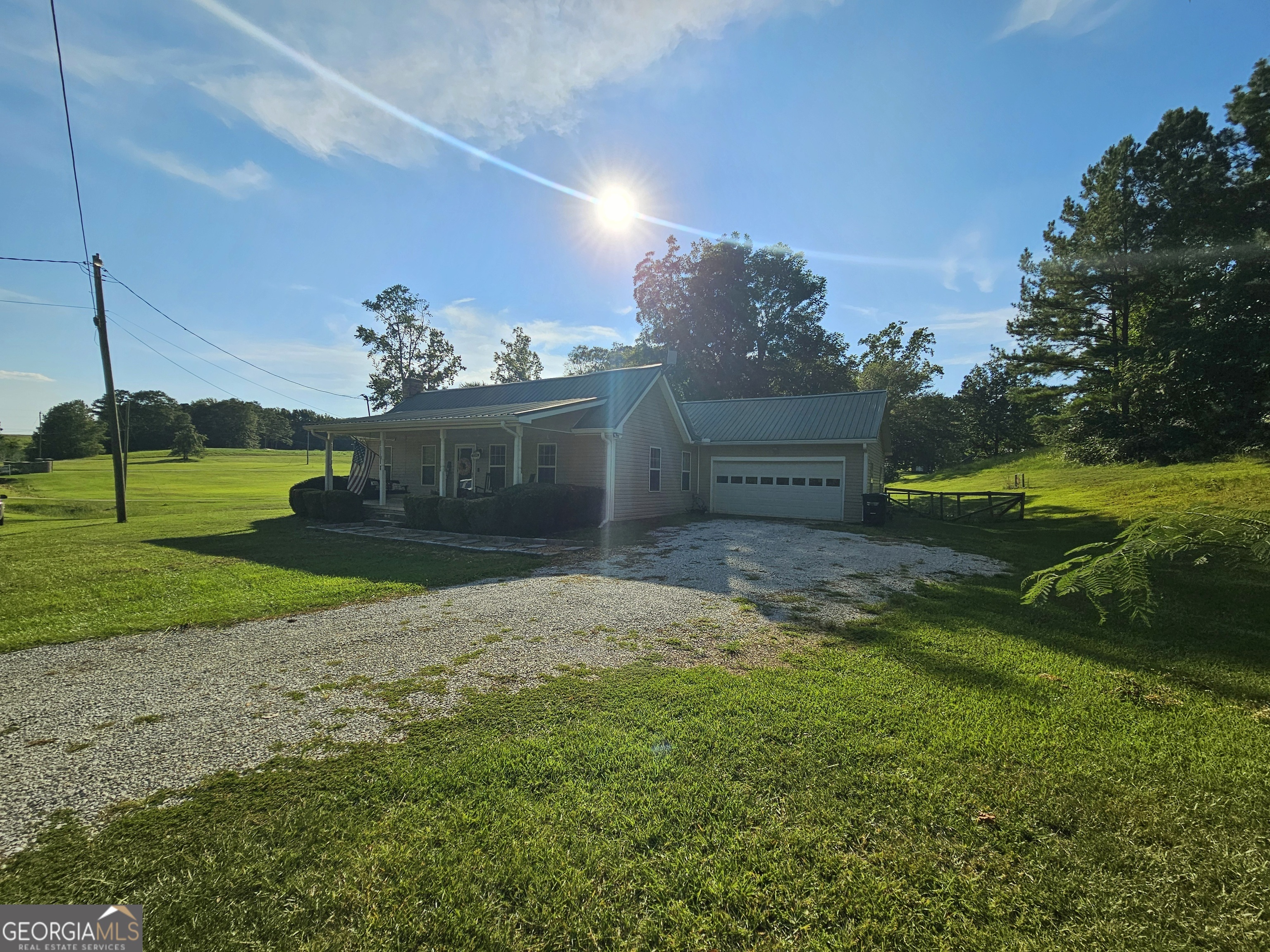 Photo 4 of 38 of 1514 Happy Hollow RD house