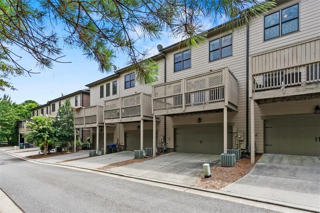 Photo 29 of 33 of 3014 Heatherton Park Way townhome