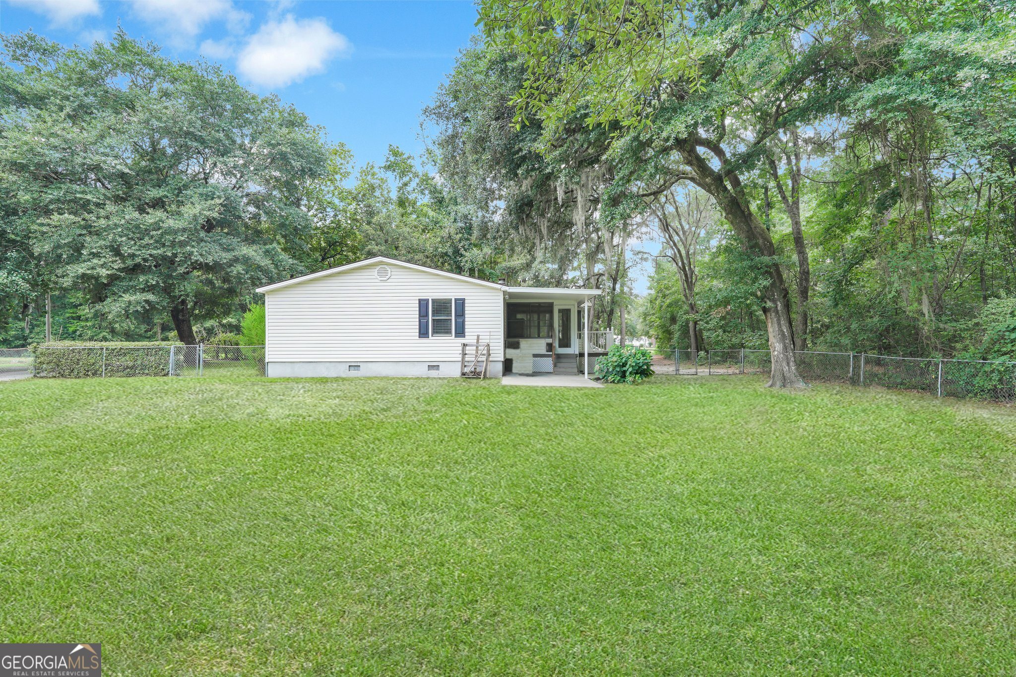 Photo 15 of 43 of 1052 Fort Argyle RD mobile home