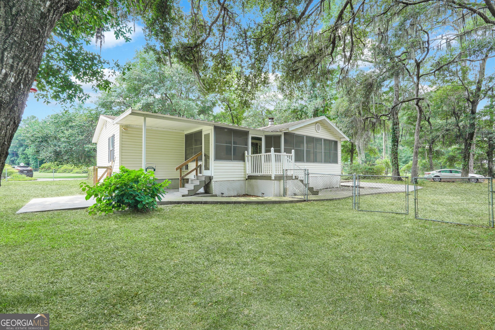 Photo 3 of 43 of 1052 Fort Argyle RD mobile home