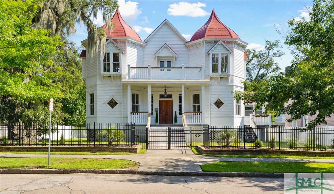 Photo 1 of 50 of 1004 E Park Avenue house