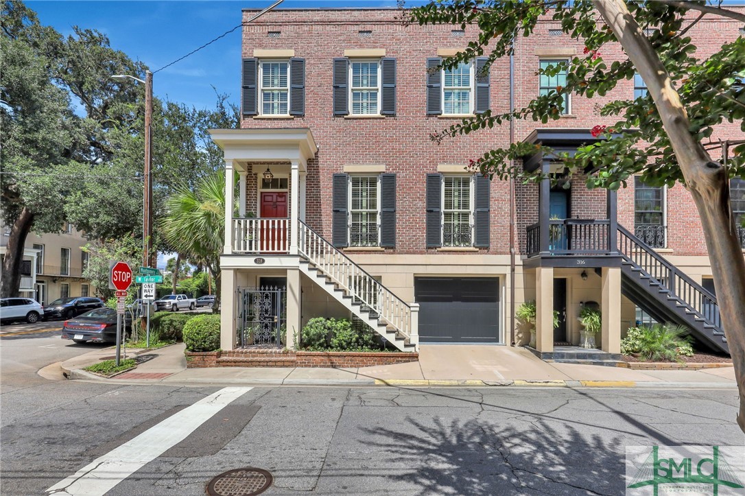 Photo 1 of 41 of 318 W Taylor Street townhome