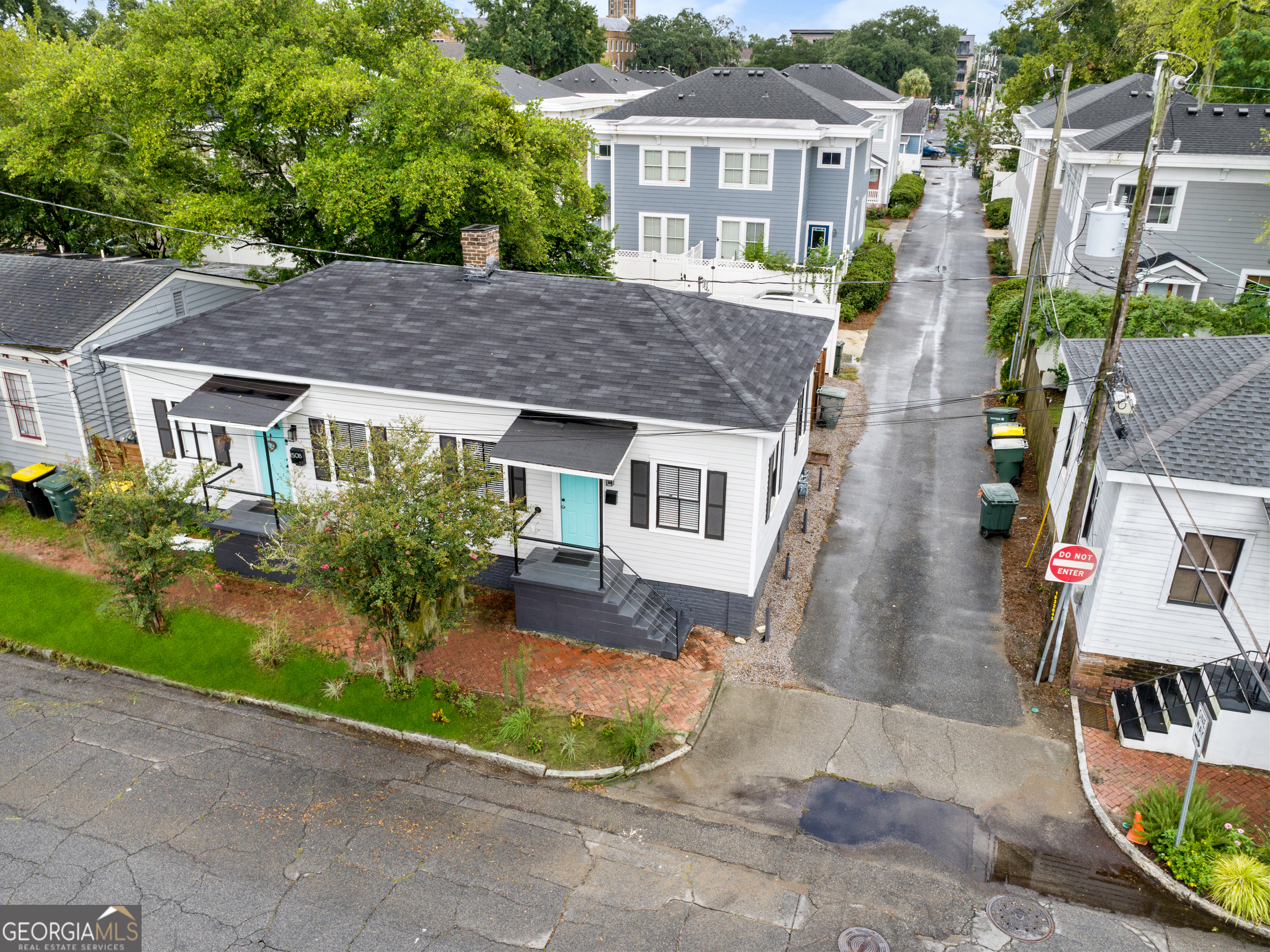 Photo 3 of 31 of 1510 BARNARD STREET house