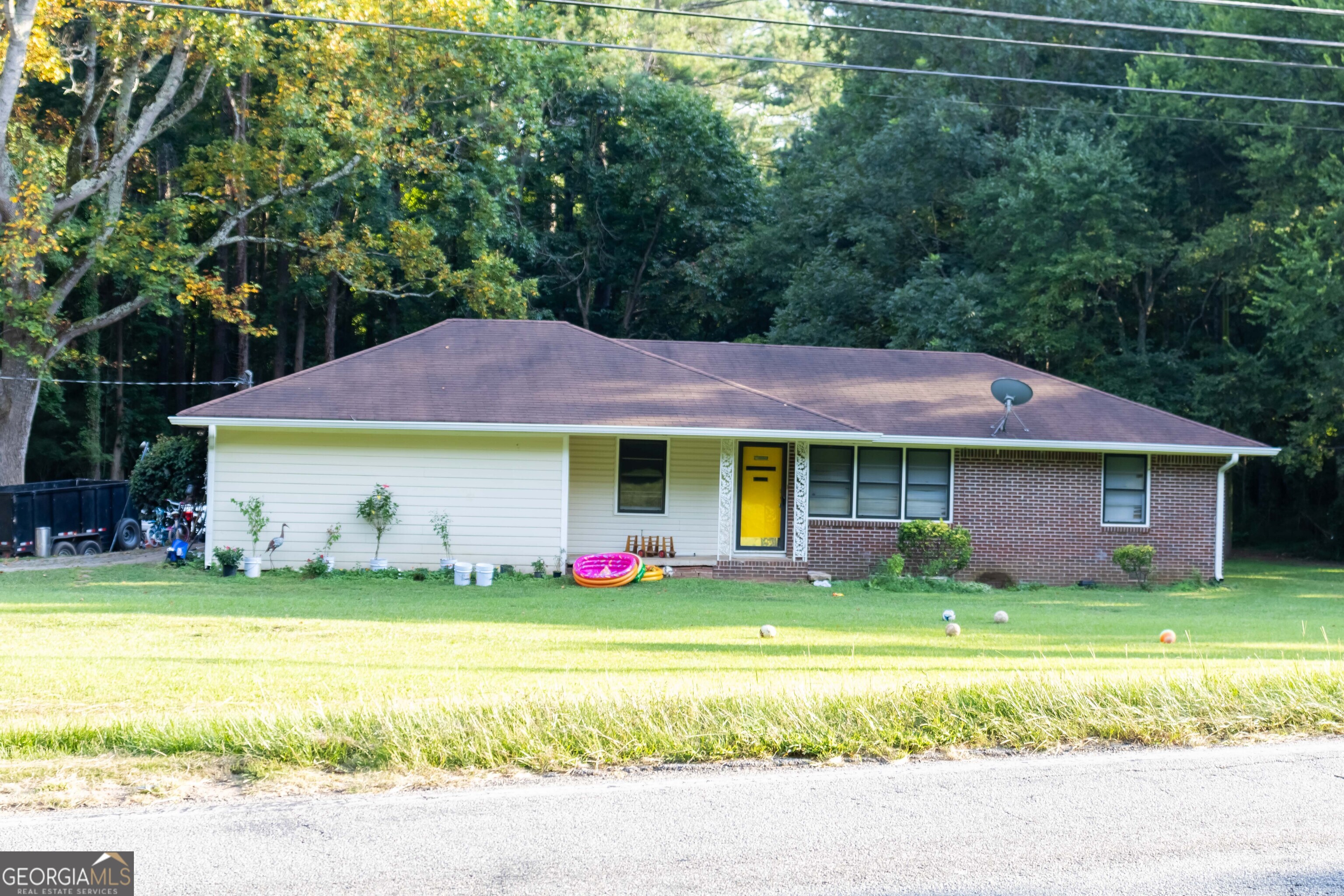 Photo 1 of 2 of 964 Fairview RD house