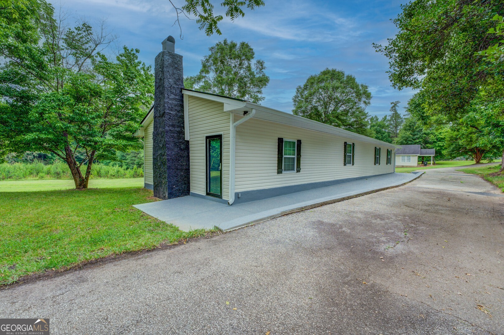 Photo 42 of 43 of 1198 E Atlanta RD house