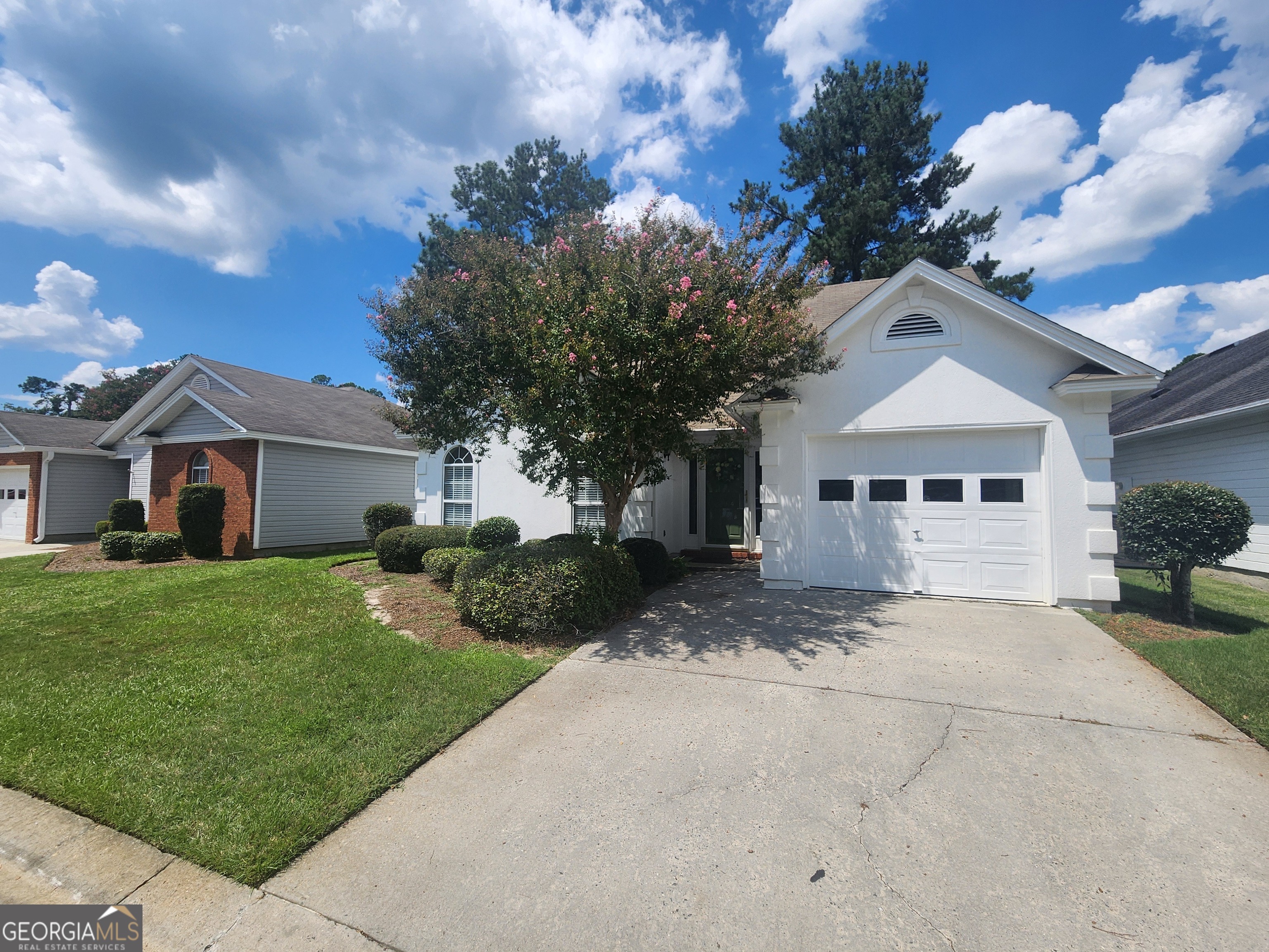 Photo 1 of 25 of 404 Georgetown CIR townhome