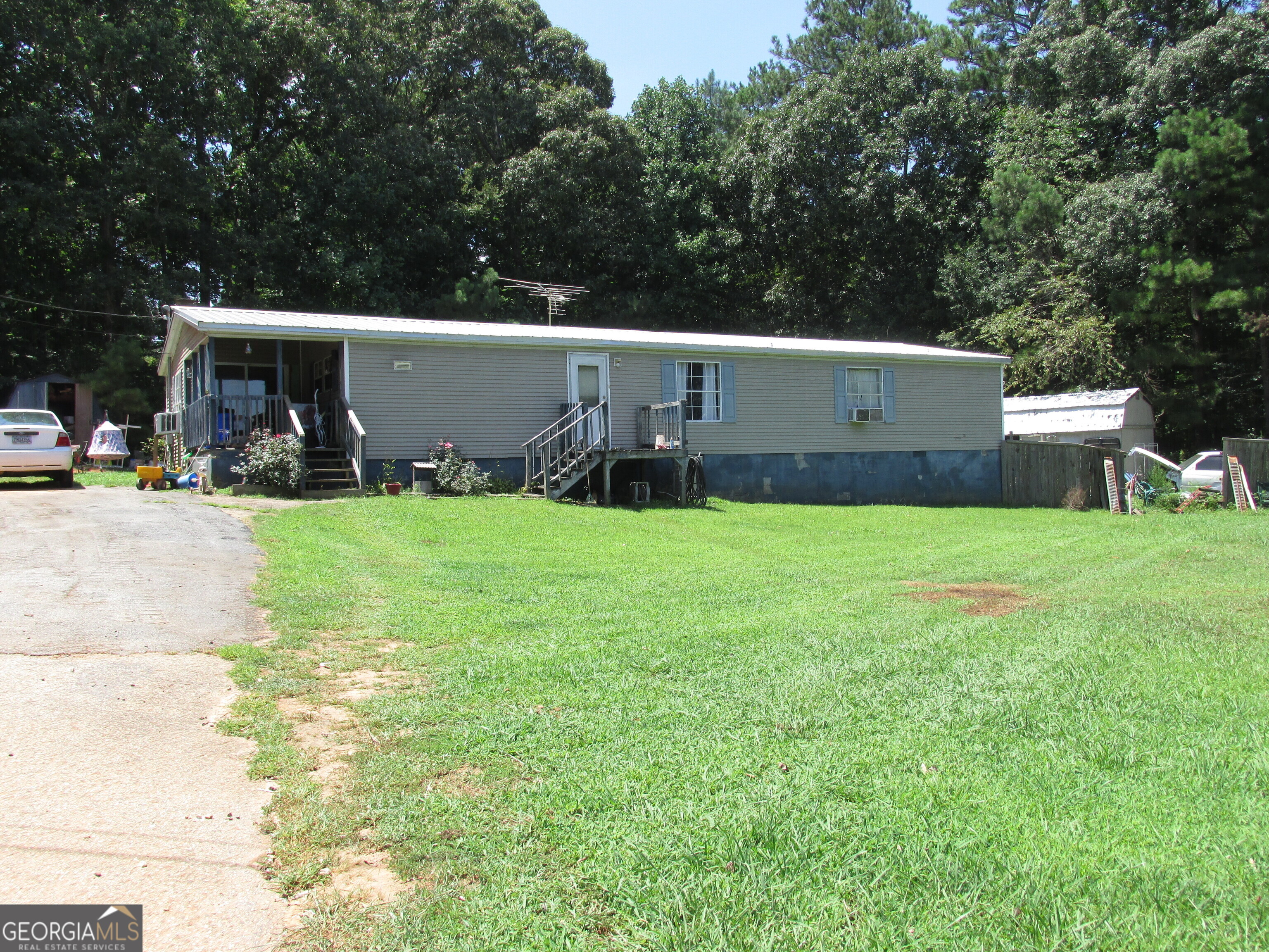 Photo 1 of 2 of 19 Parkview DR mobile home