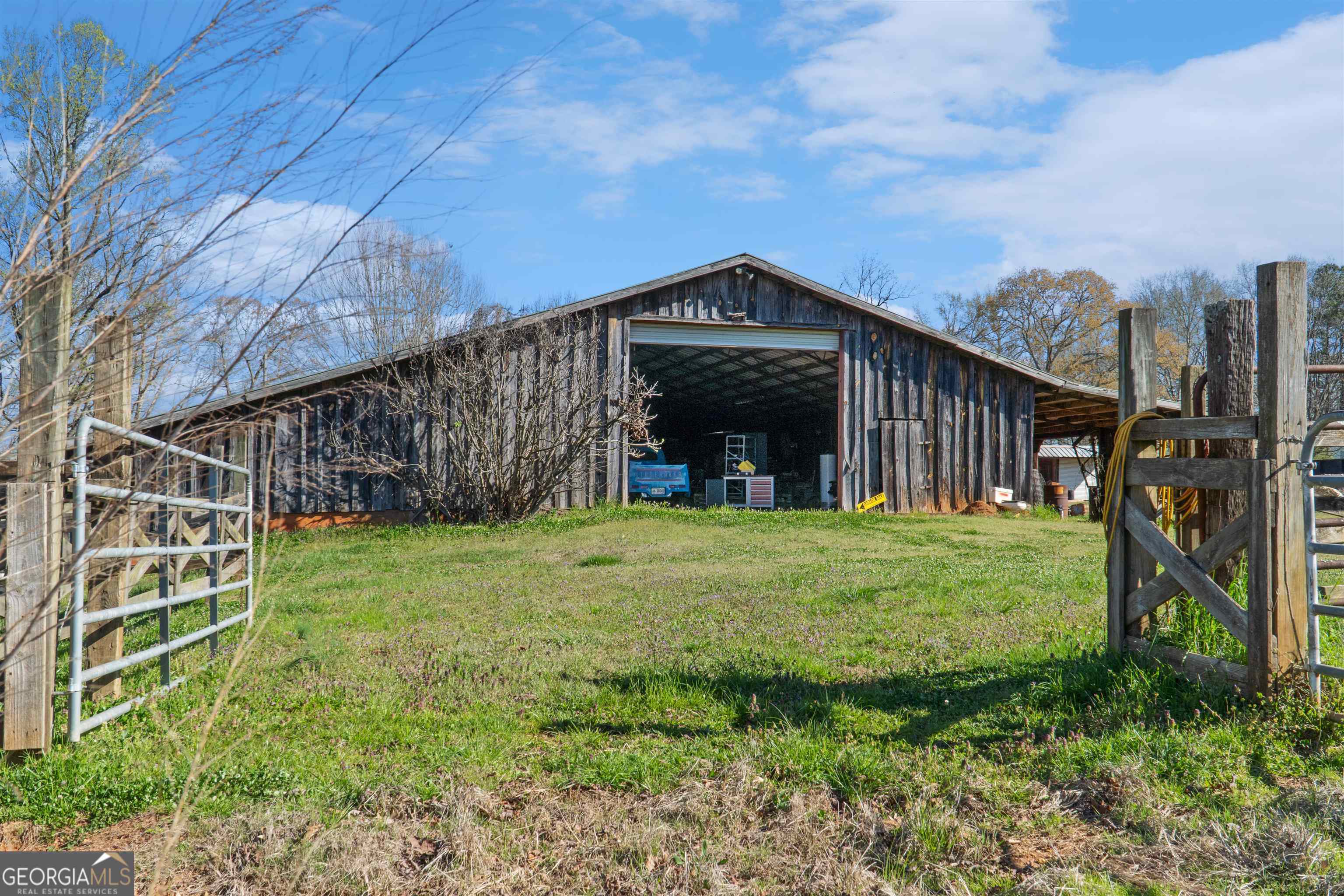 Photo 17 of 40 of 3721 Mason Creek RD house