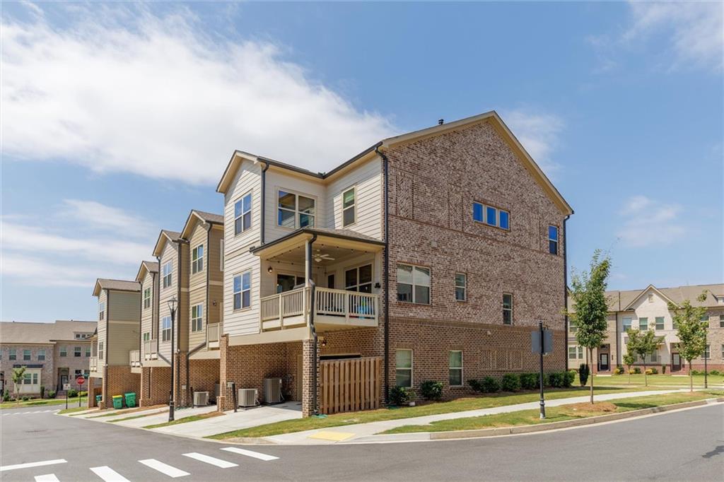 Photo 5 of 59 of 368 Commons Avenue townhome