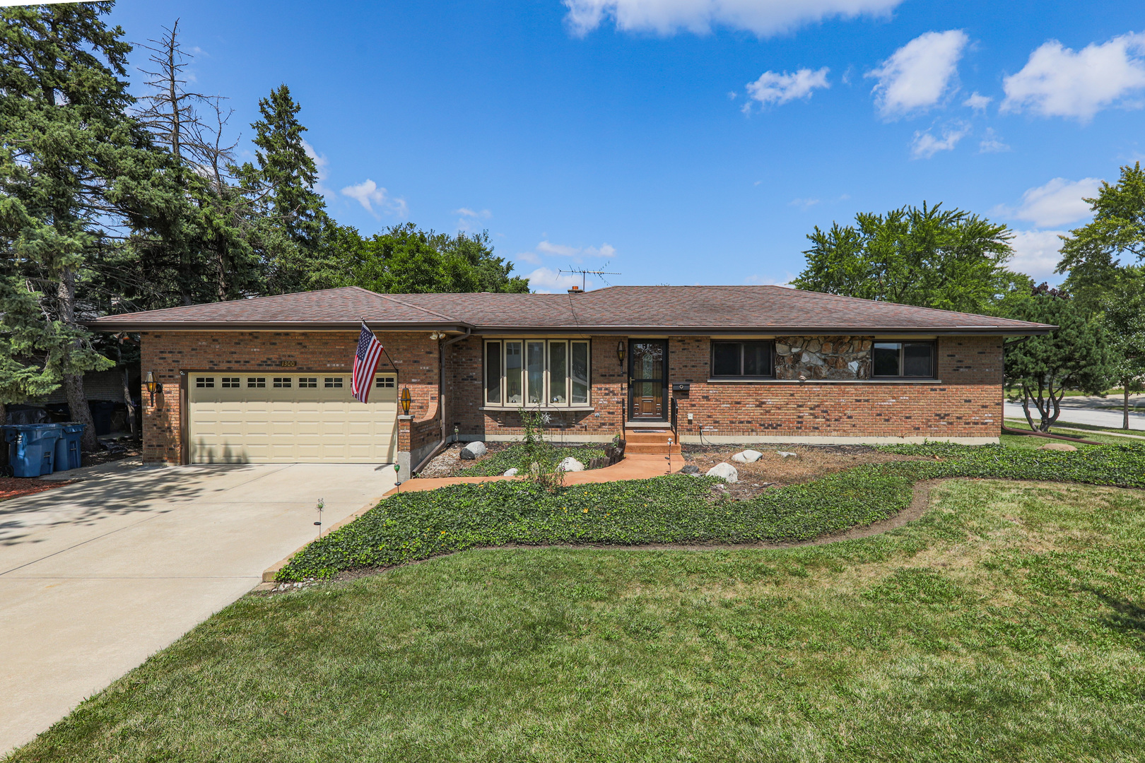 Photo 1 of 33 of 1300 W Holtz Avenue house