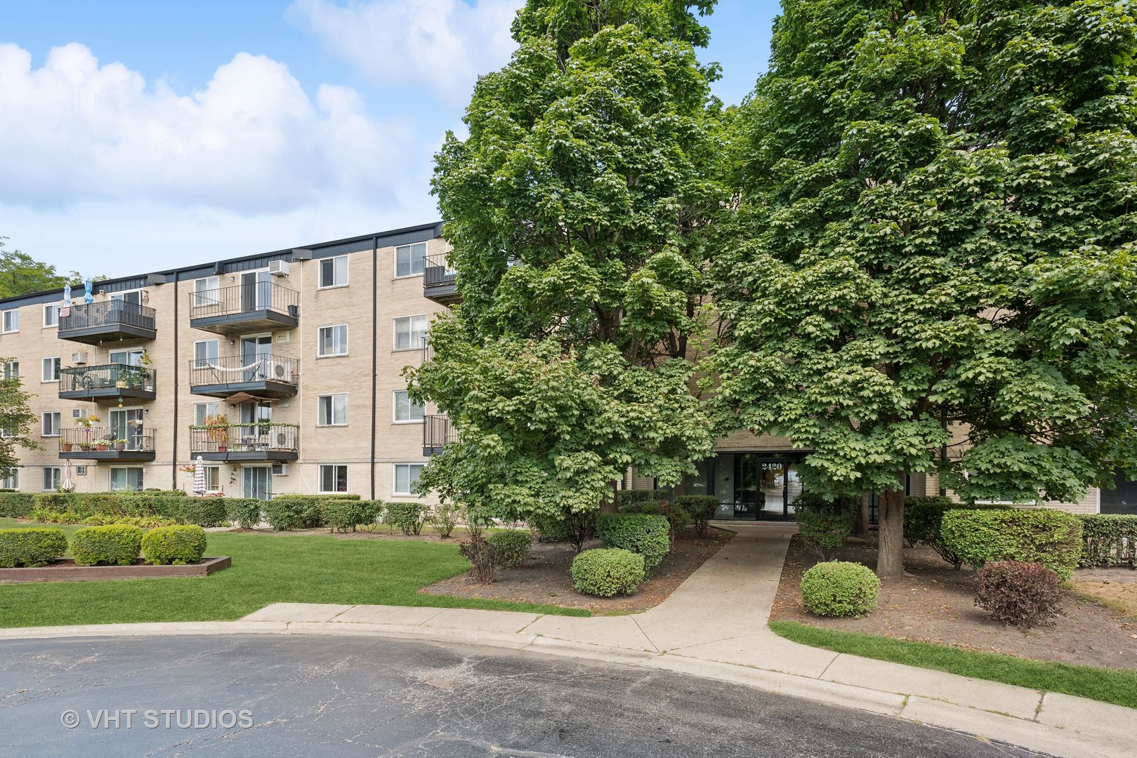 Photo 1 of 11 of 2420 E Brandenberry Court 2J condo