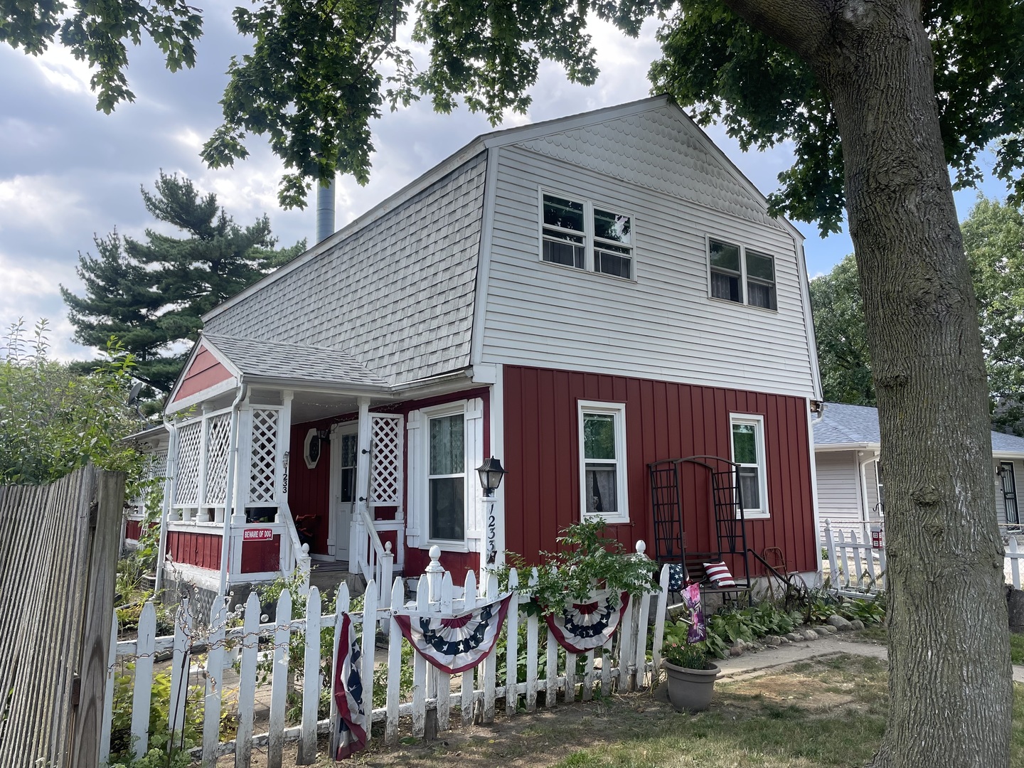 Photo 1 of 27 of 1233 S Union Street house