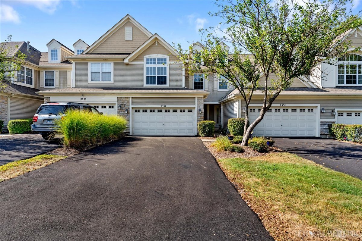 Photo 1 of 26 of 2537 Jamestown Lane townhome