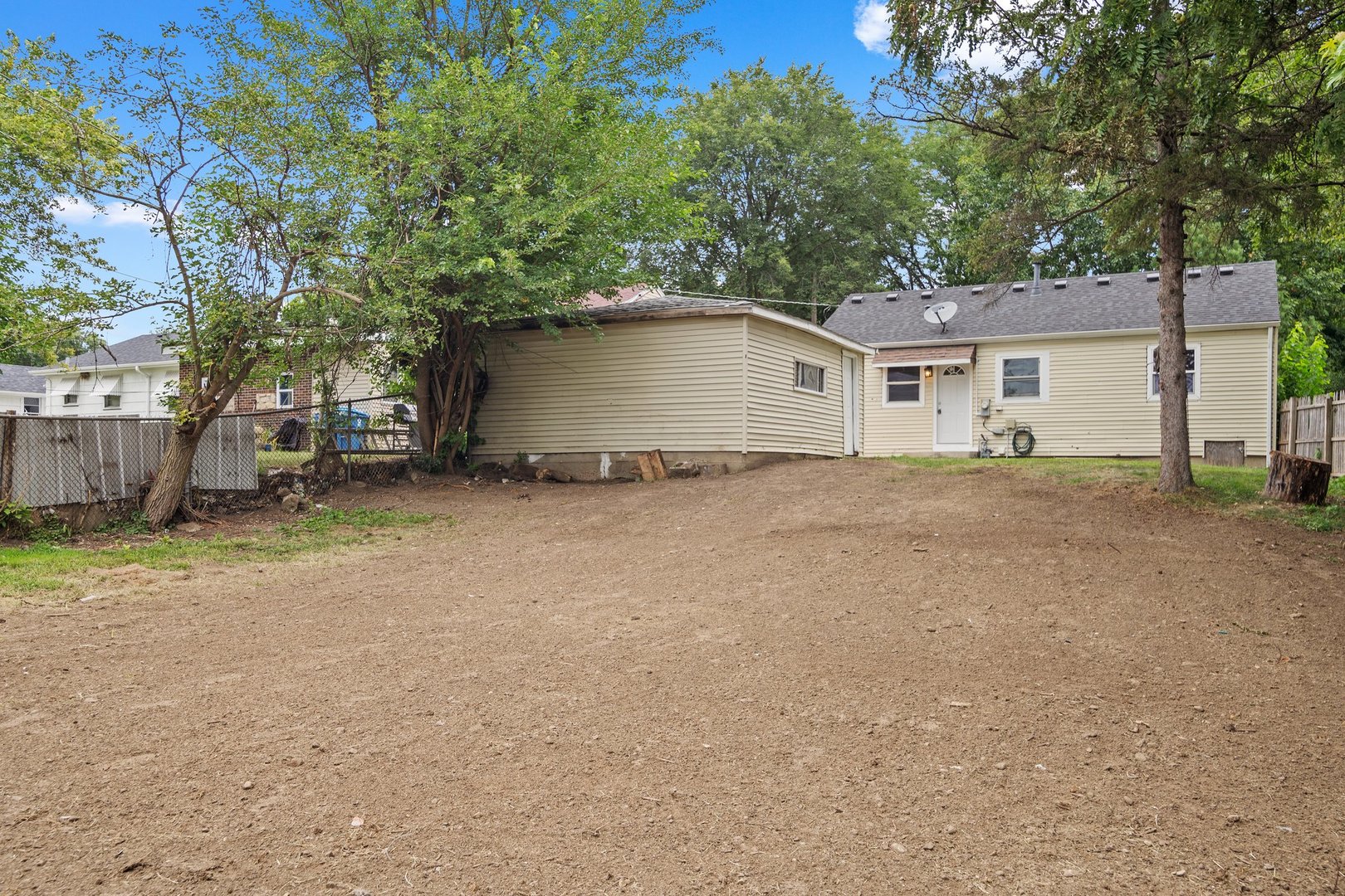 Photo 19 of 19 of 1131 E Galena Boulevard house