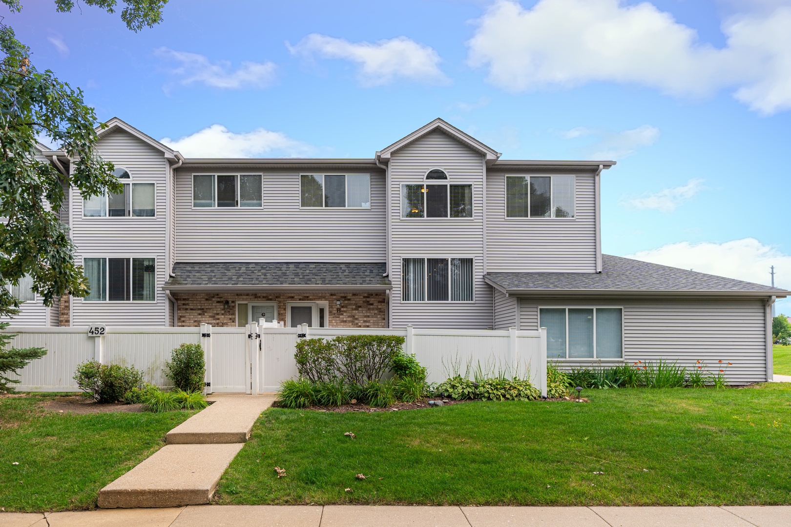 Photo 1 of 23 of 452 Park Ridge Lane H townhome