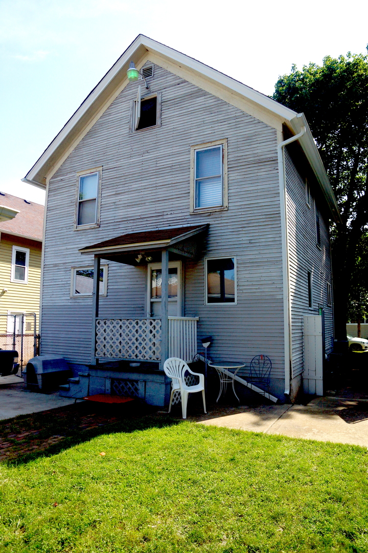 Photo 3 of 12 of 644 Wilder Street house