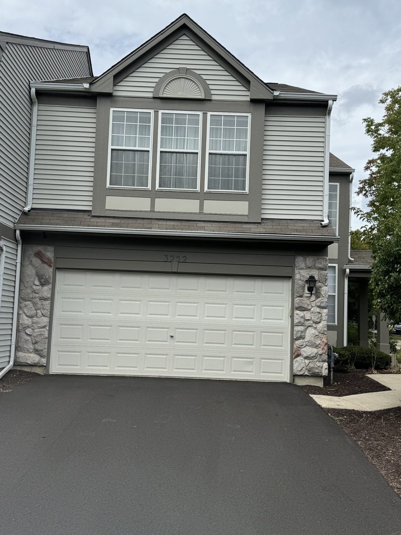 Photo 1 of 43 of 3252 Bromley Lane townhome