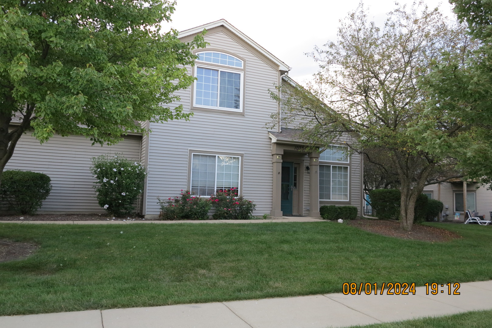 Photo 3 of 31 of 1036 Woodview Court townhome