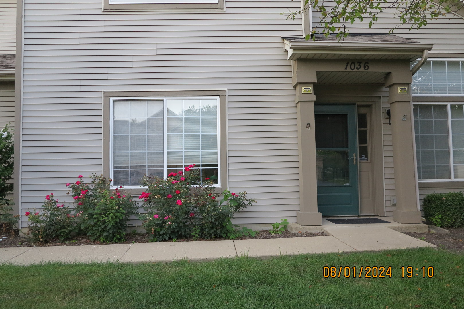 Photo 4 of 31 of 1036 Woodview Court townhome