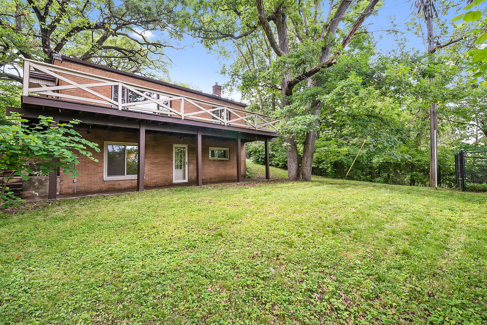 Photo 2 of 31 of 1020 Woodland Avenue house