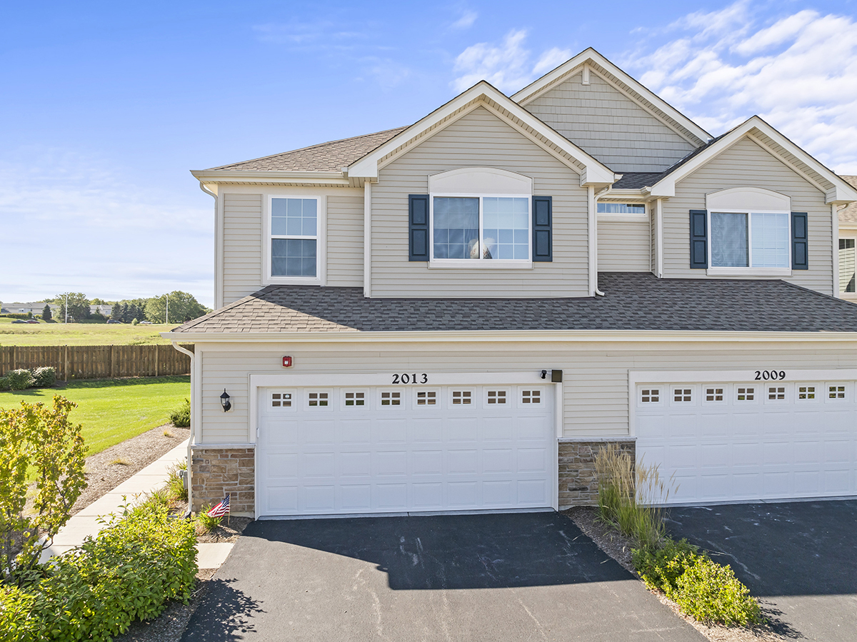 Photo 1 of 37 of 2013 Stuttle Road townhome