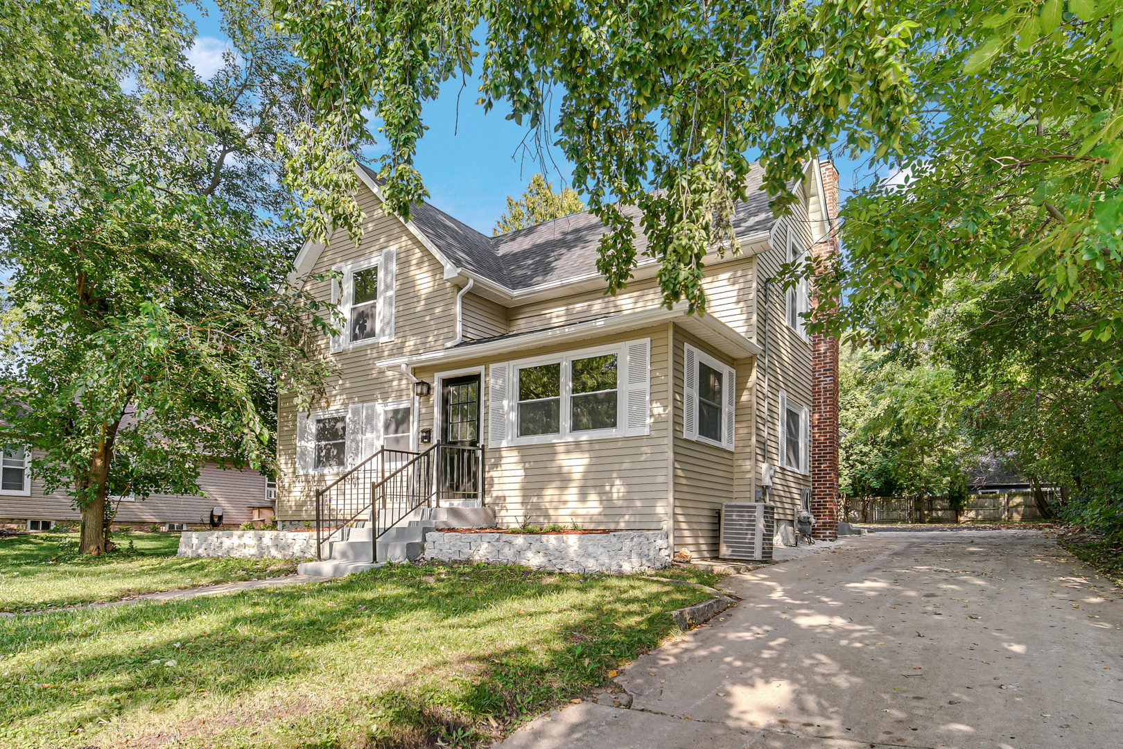 Photo 1 of 23 of 618 N WASHINGTON Avenue house