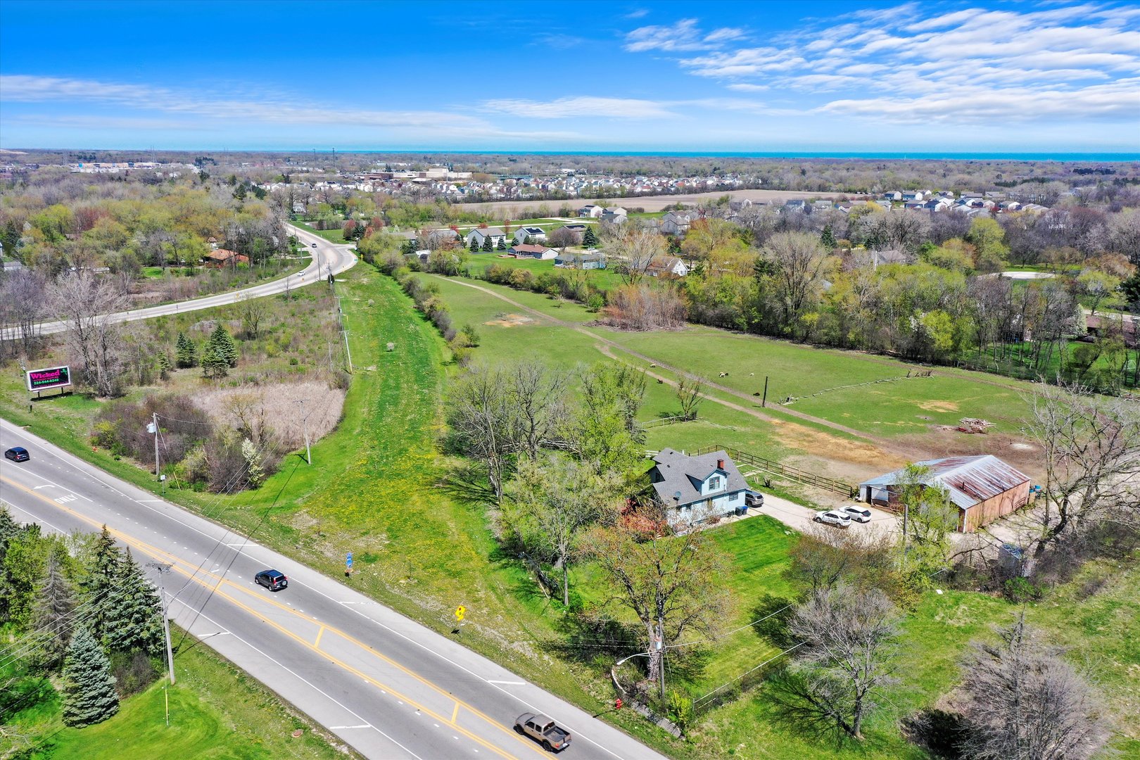 Photo 4 of 43 of 40065 N Kenosha Road house