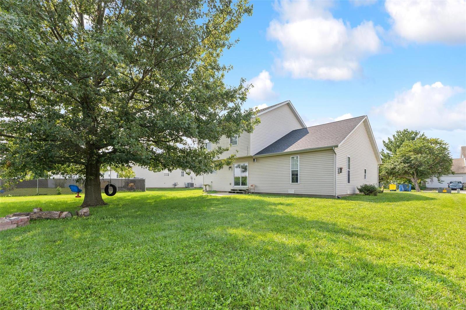 Photo 5 of 25 of 2405 Coniferous Drive house