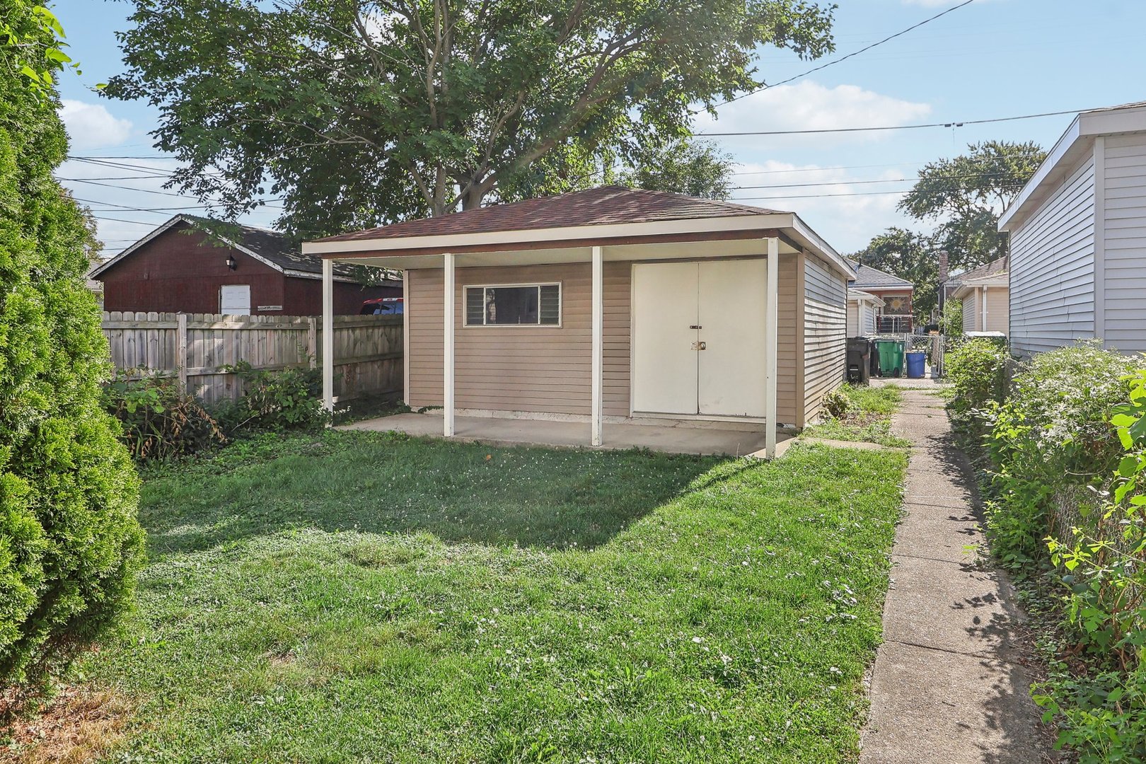 Photo 15 of 16 of 2715 Harvey Avenue house