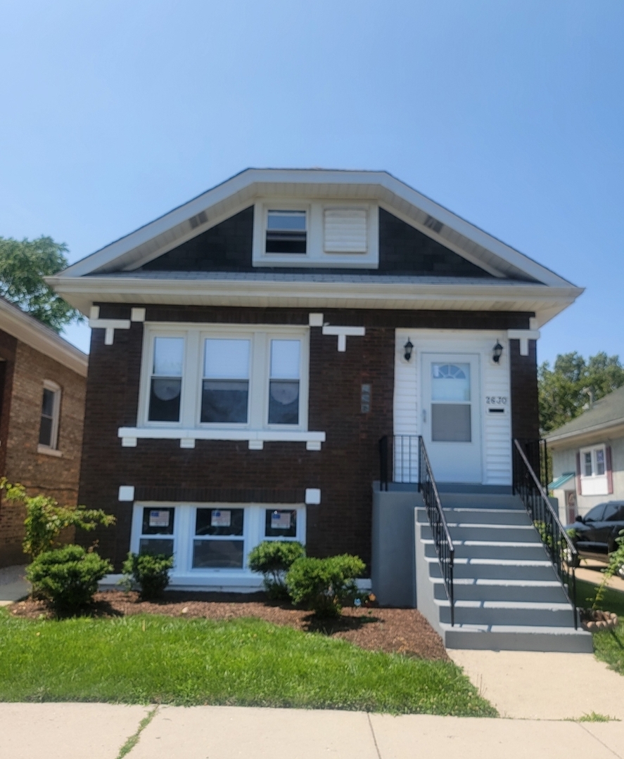 Photo 1 of 41 of 2630 S HIGHLAND Avenue house