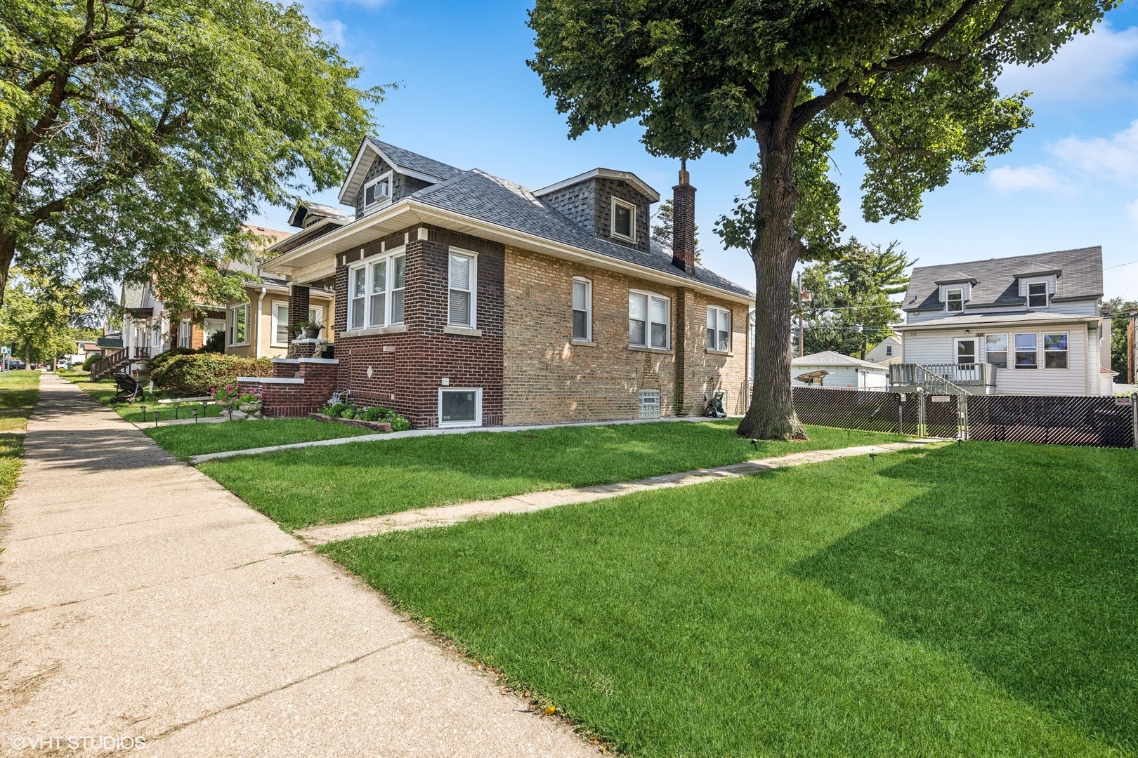 Photo 2 of 21 of 1245 Kenilworth Avenue house