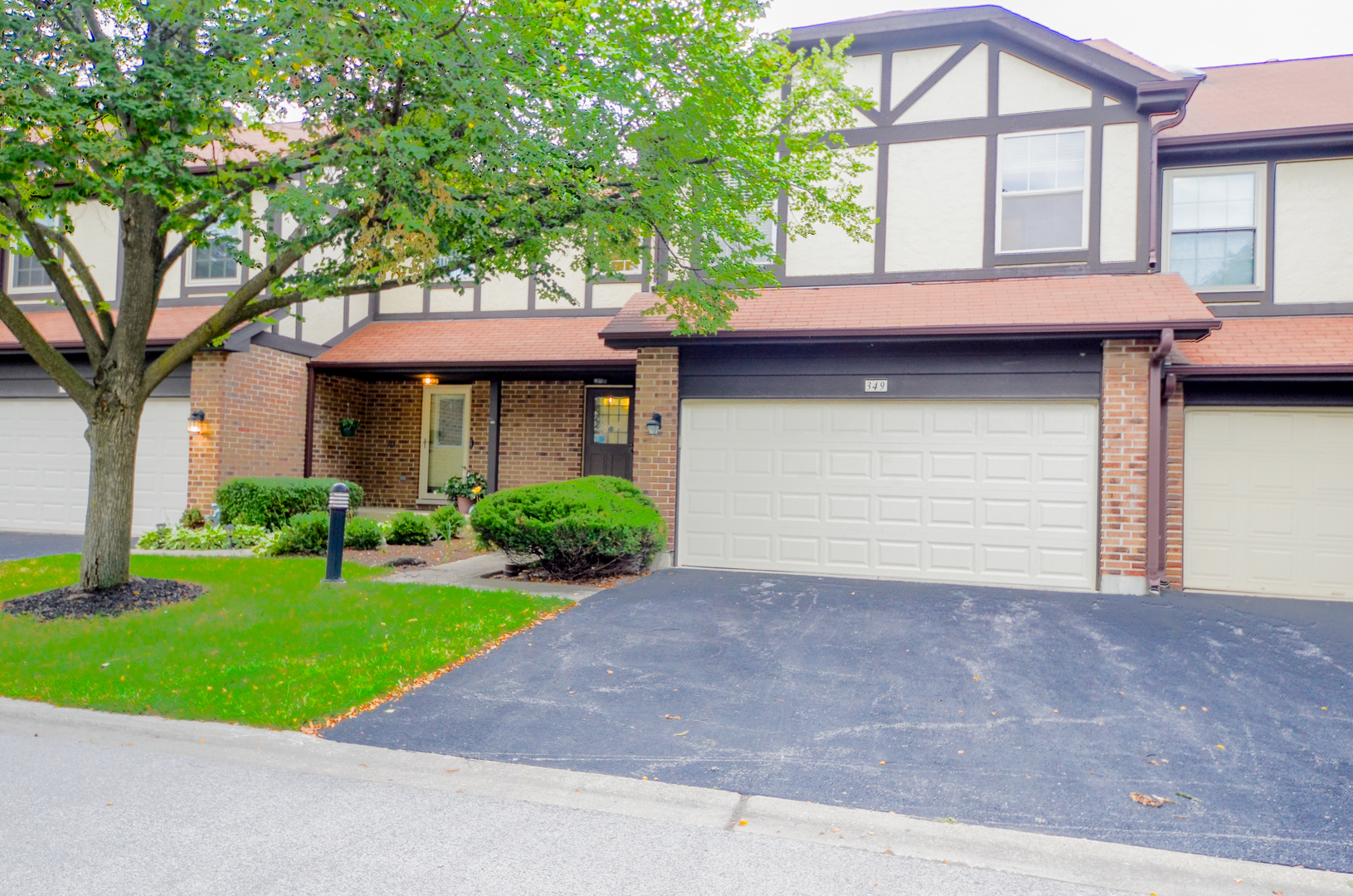 Photo 2 of 20 of 349 Meadowview Court townhome