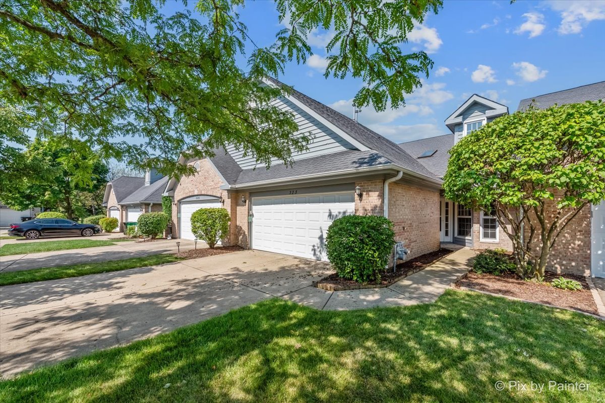 Photo 1 of 41 of 323 WENTWORTH Circle townhome