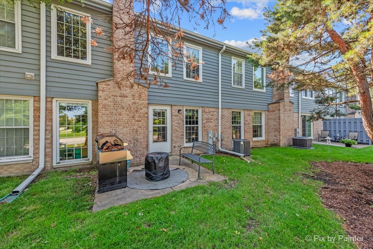 Photo 23 of 41 of 323 WENTWORTH Circle townhome