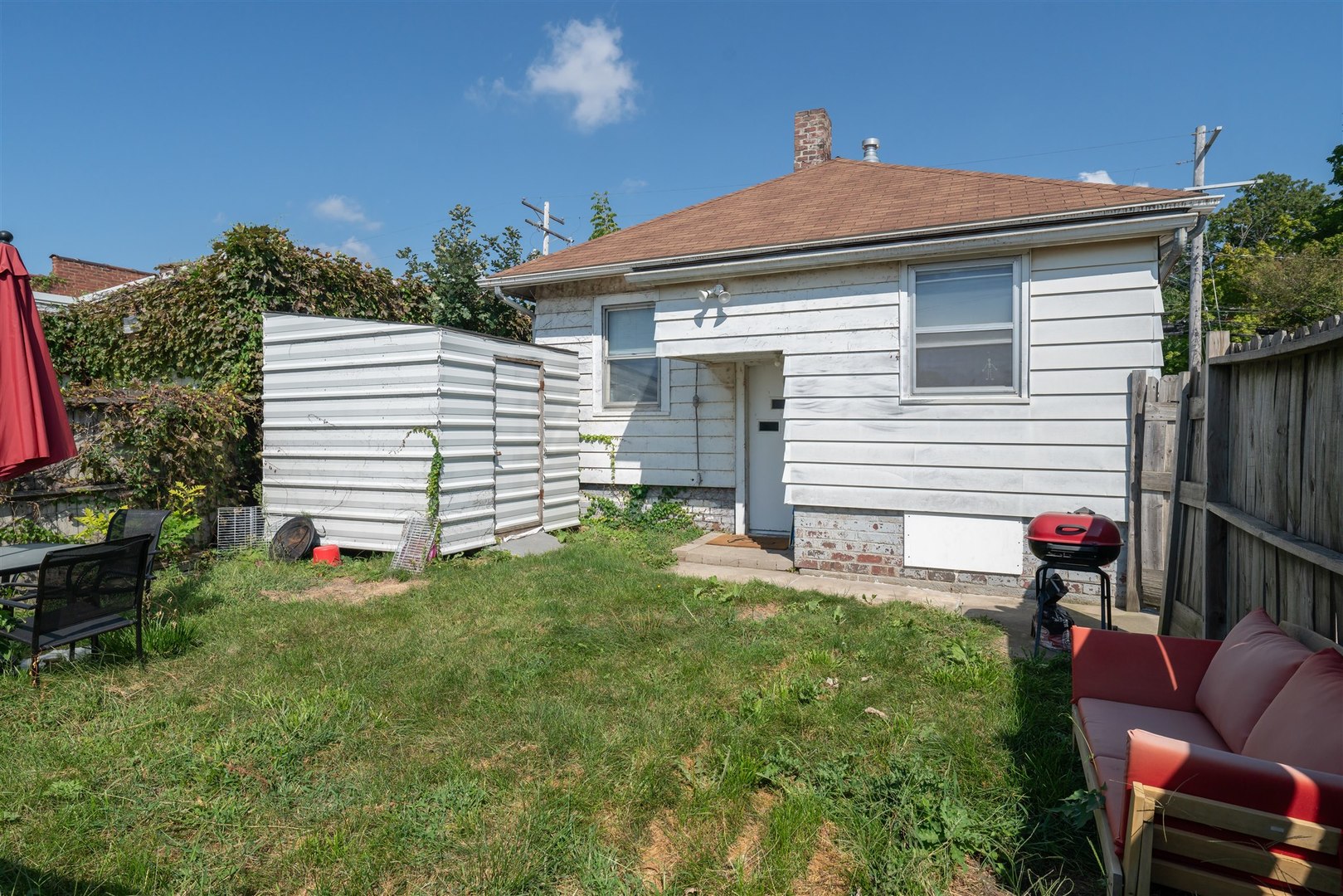 Photo 19 of 21 of 209 S McClun Street house