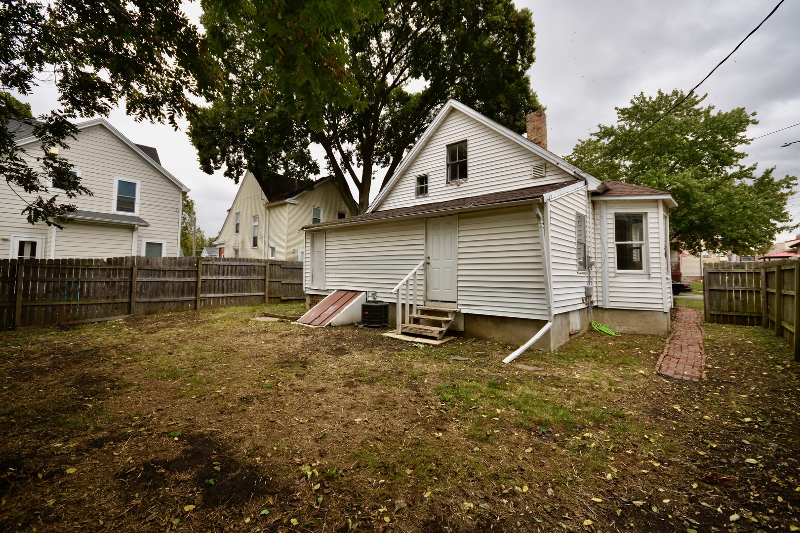 Photo 41 of 46 of 206 N Mason Street house