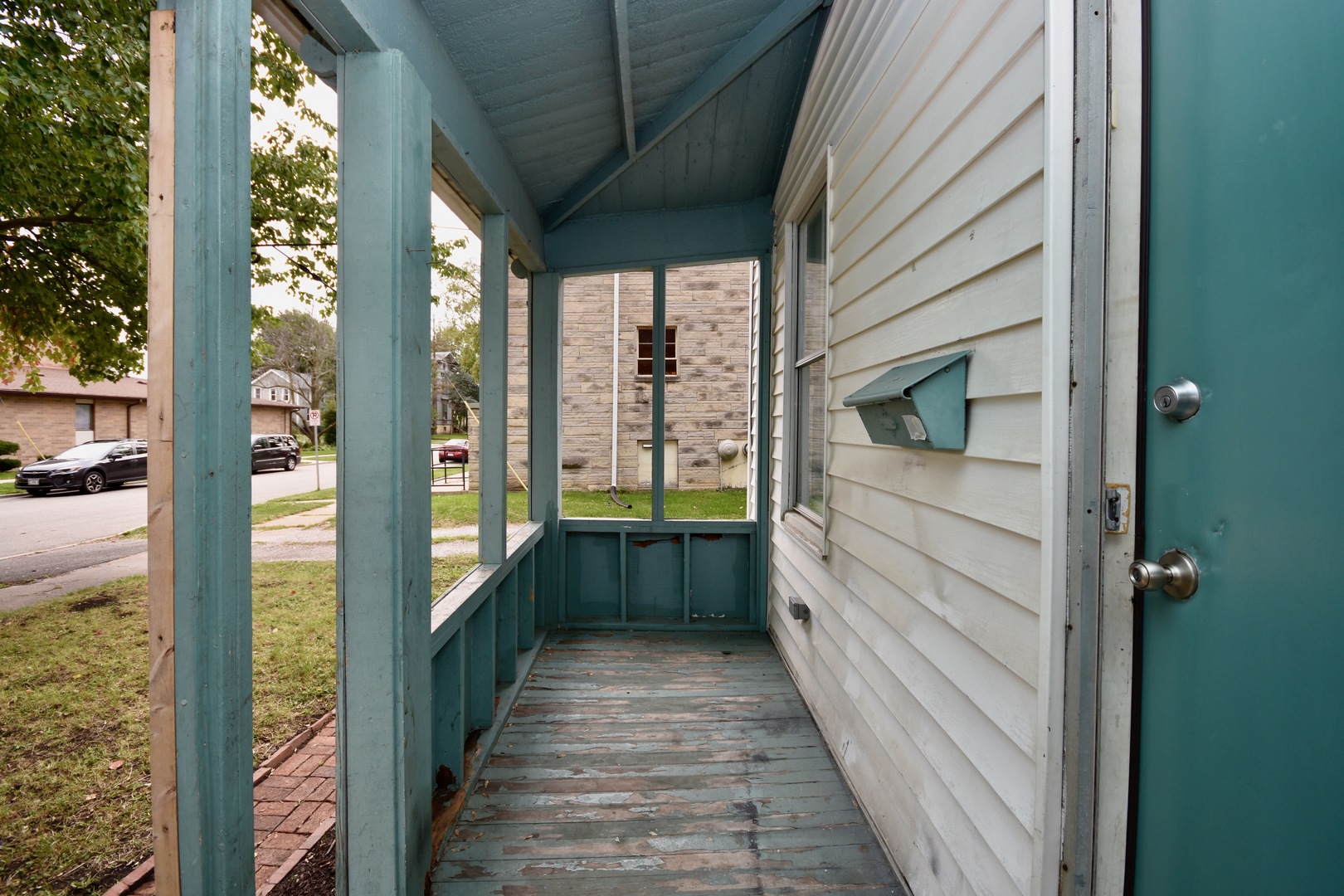 Photo 6 of 46 of 206 N Mason Street house