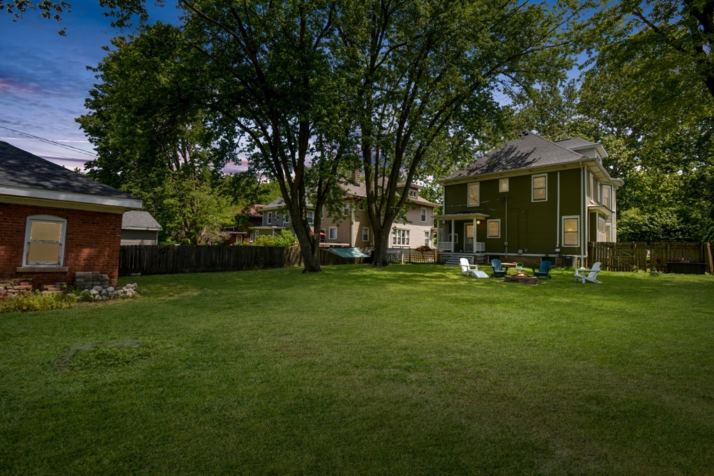 Photo 80 of 81 of 1104 N Clinton Boulevard house