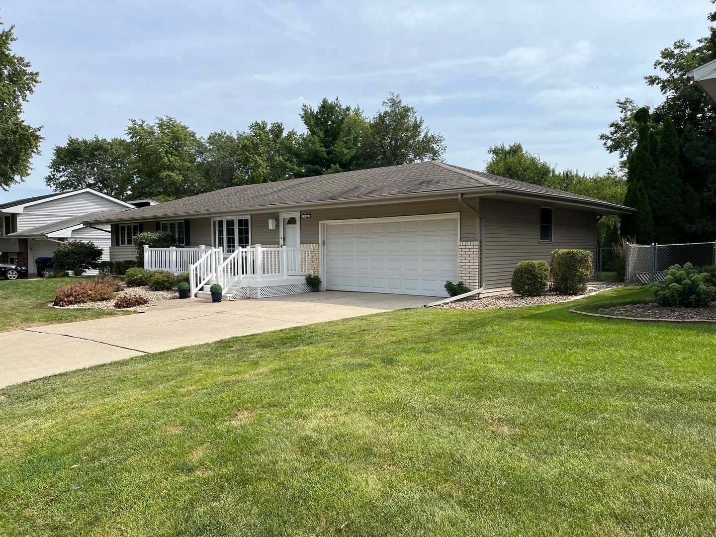 Photo 10 of 104 of 106 Camelot Drive house