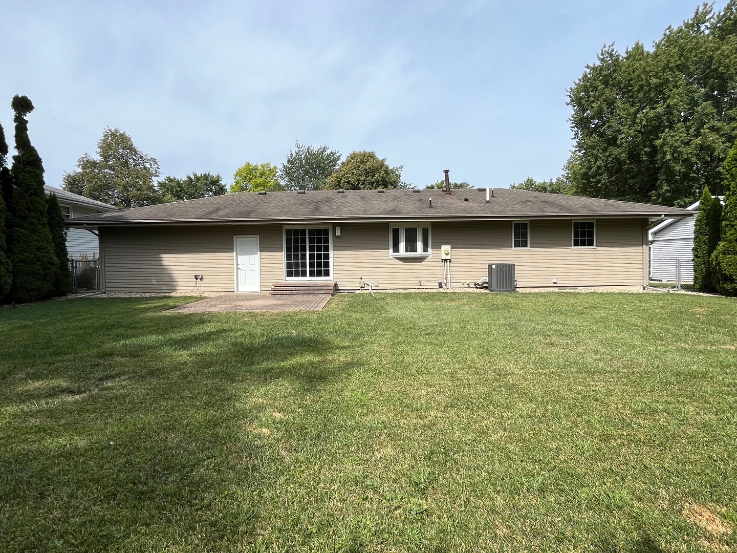 Photo 18 of 104 of 106 Camelot Drive house