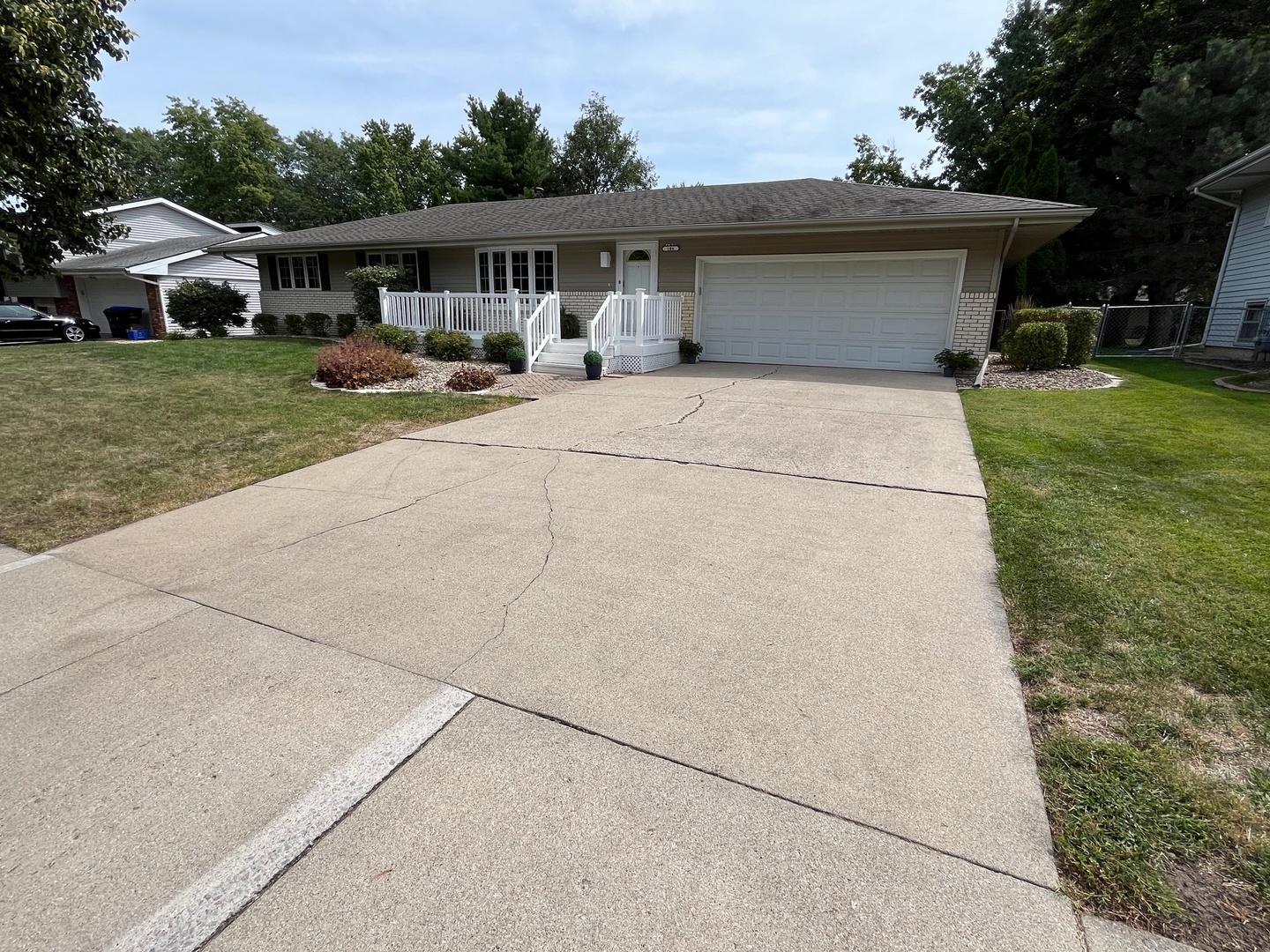 Photo 4 of 104 of 106 Camelot Drive house