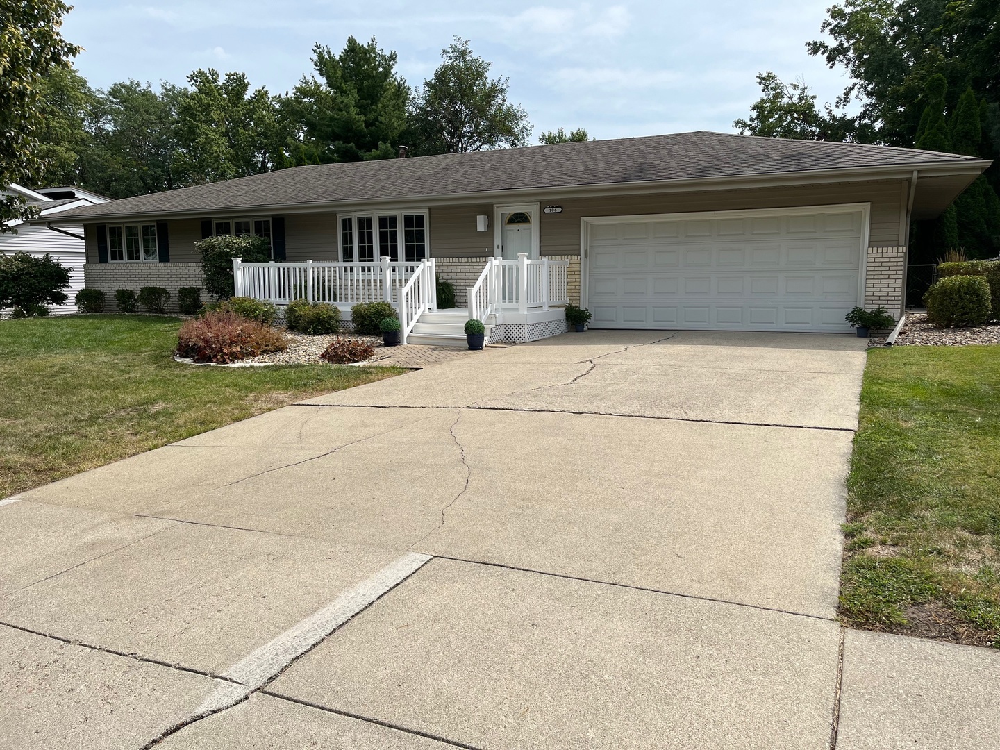 Photo 6 of 104 of 106 Camelot Drive house