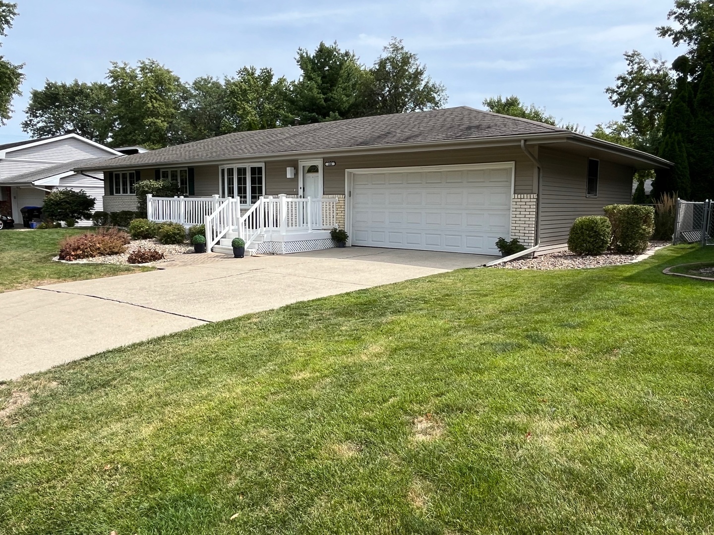 Photo 8 of 104 of 106 Camelot Drive house