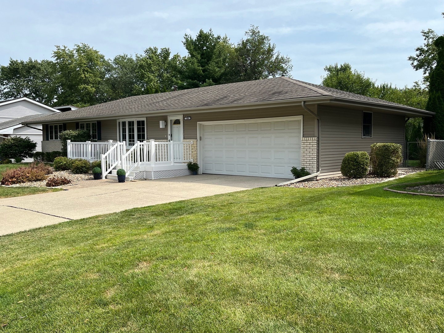 Photo 9 of 104 of 106 Camelot Drive house