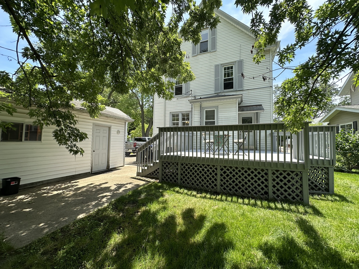 Photo 6 of 29 of 1018 1/2 E Front Street house