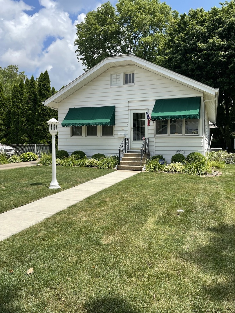 Photo 1 of 1 of 402 Kreitzer Avenue house