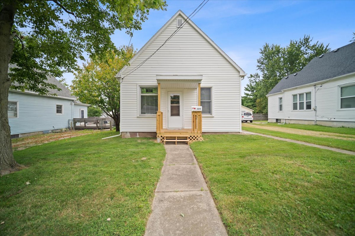 Photo 1 of 27 of 1215 W Elm Street house