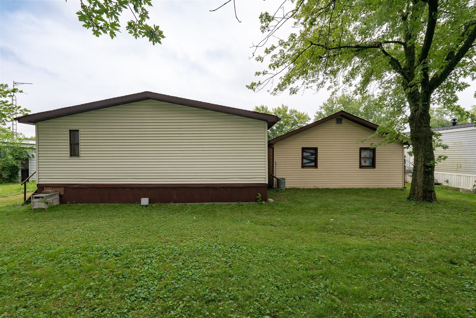 Photo 7 of 30 of 919 9th Street mobile home