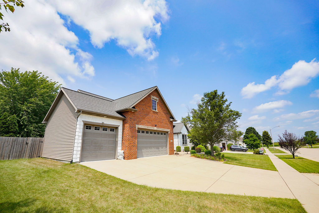 Photo 5 of 61 of 2708 Kaisner Drive house